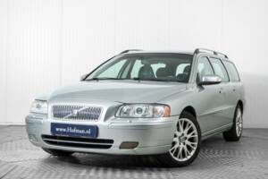 Image 3/36 of Volvo V70 D5 (2008)