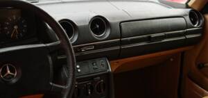 Bild 24/54 von Mercedes-Benz 250 T (1979)