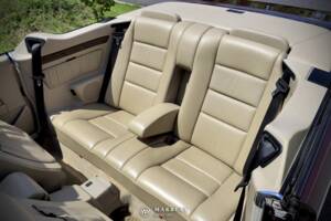 Bild 49/79 von Mercedes-Benz E 220 (1996)