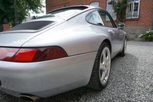 Image 7/20 of Porsche 911 Carrera (1996)