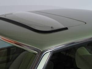 Image 15/66 of Mercedes-Benz 450 SLC (1977)