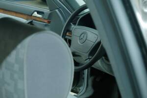 Bild 34/50 von Mercedes-Benz 300 SE (1992)
