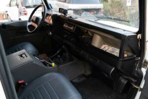 Afbeelding 16/23 van Land Rover Defender 90 Td5 (1999)