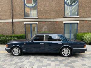 Image 22/50 of Bentley Brooklands R Mulliner (1998)