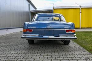 Imagen 4/13 de Mercedes-Benz 280 SE 3,5 (1971)
