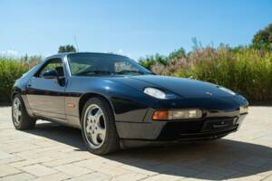 Afbeelding 4/50 van Porsche 928 GTS (1992)