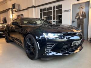 Imagen 3/24 de Chevrolet Camaro 6.2 V8 (2018)