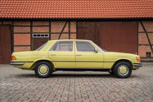 Afbeelding 12/75 van Mercedes-Benz 280 SE (1976)