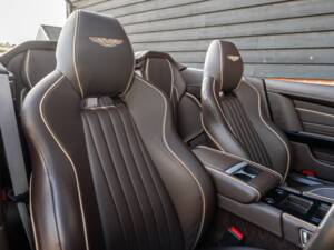 Bild 56/79 von Aston Martin DB 9 GT Volante (2017)