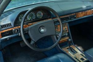 Bild 30/50 von Mercedes-Benz 380 SEC (1982)