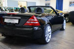 Image 20/48 of Mercedes-Benz SLK 230 Kompressor (2003)