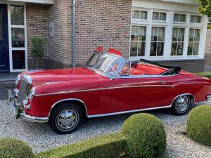 Immagine 7/25 di Mercedes-Benz 220 S Cabriolet (1959)