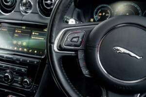 Bild 33/50 von Jaguar XJ 3.0 (2019)