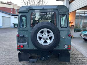Image 15/35 of Land Rover Defender 90 (2014)