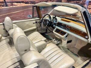 Image 20/36 de Mercedes-Benz 280 SE 3,5 (1971)