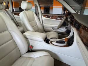 Bild 13/19 von Jaguar XJR 4.0 (1998)