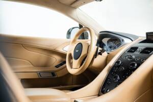 Image 10/32 of Aston Martin Vanquish (2013)