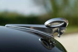 Image 24/50 of Dodge Coronet "Red Ram" (1953)