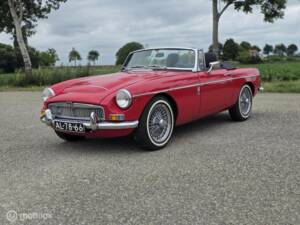 Image 4/44 of MG MGC (1969)