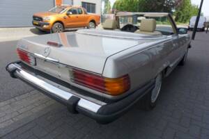 Afbeelding 14/36 van Mercedes-Benz 560 SL (1989)