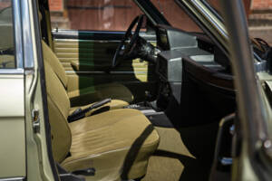 Image 37/46 of BMW 525 (1978)