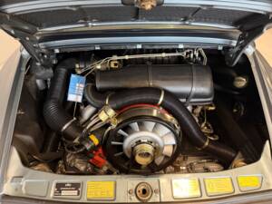 Image 17/18 de Porsche 911 SC 3.0 (1983)