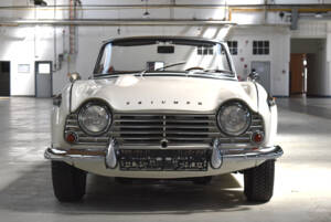 Bild 2/41 von Triumph TR 4A IRS (1965)