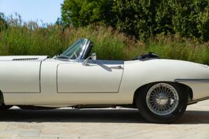 Bild 31/50 von Jaguar E-Type (1968)