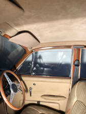 Image 10/22 of Daimler Sovereign 4.2 (1969)