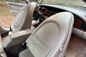 Image 27/40 de Jaguar XKR (1998)