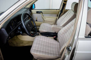 Bild 5/50 von Mercedes-Benz 190 D 2.5 Turbo (1989)