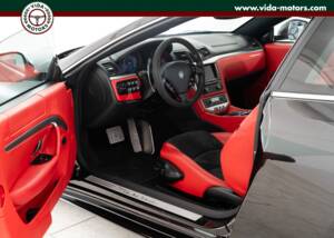 Image 7/15 of Maserati GranTurismo S (2012)
