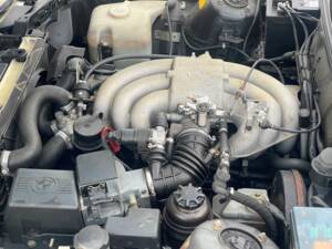 Image 12/12 of BMW 325i (1990)