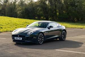 Image 28/45 of Jaguar F-Type (2016)