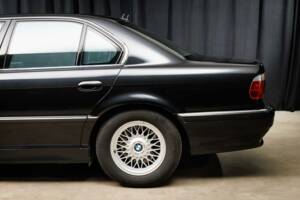 Image 12/41 of BMW 750i (2000)