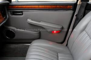 Immagine 25/46 di Jaguar XJ 12 (1986)