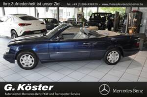 Image 10/13 of Mercedes-Benz E 220 (1995)