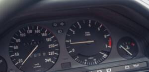 Image 16/38 of BMW 325i (1986)