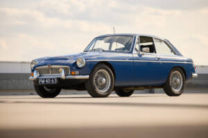 Image 3/100 de MG MGC GT (1970)