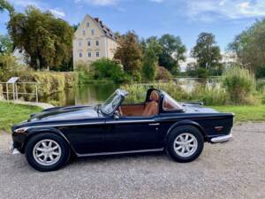 Image 5/25 of Triumph TR 250 (1968)