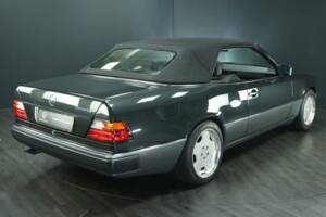 Bild 6/50 von Mercedes-Benz 300 CE-24 3.4 AMG (1993)