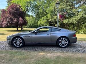 Image 8/40 of Aston Martin V12 Vanquish (2002)