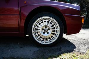 Image 47/63 of Lancia Delta HF Integrale Evoluzione II (1994)