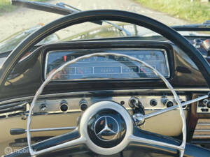 Image 25/49 of Mercedes-Benz 220 S Cabriolet (1958)