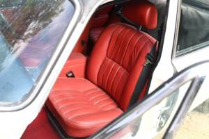 Image 10/20 de Jaguar XJ 6 L 4.2 (1978)