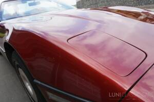 Afbeelding 27/45 van Chevrolet Corvette Convertible (1988)