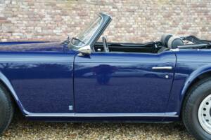 Image 32/50 of Triumph TR 6 PI (1972)