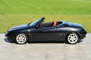 Image 12/50 of Alfa Romeo Spider 3.0 V6 24V (2001)