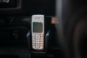 Image 25/50 of Land Rover Defender 90 "50th Anniversary" (1998)