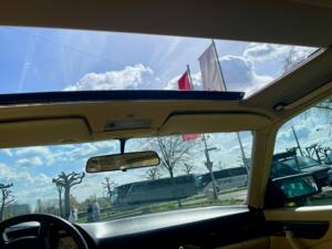 Bild 39/65 von Mercedes-Benz 380 SEC (1983)